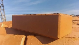 Особенности применения кирпича 250×85×65 в ремонте зданий